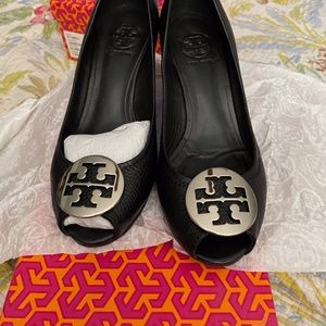 TORY BURCH Sally 2 Black Tumbled leather wedges 8